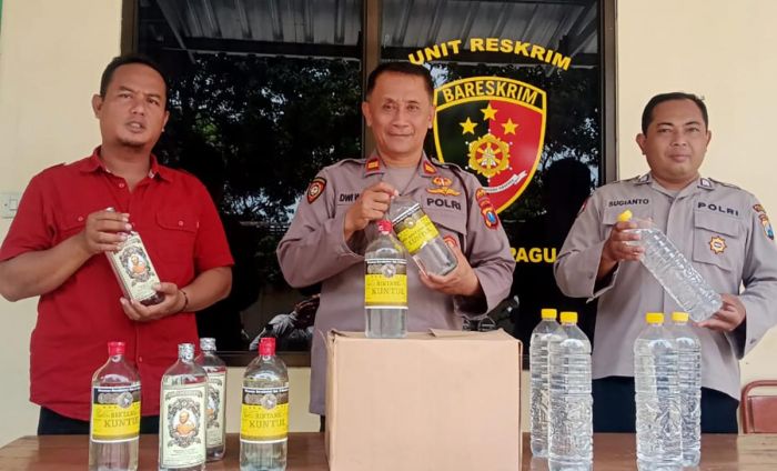 Polisi Amankan 24 Botol Miras dari Dua Penjual Miras di Kediri