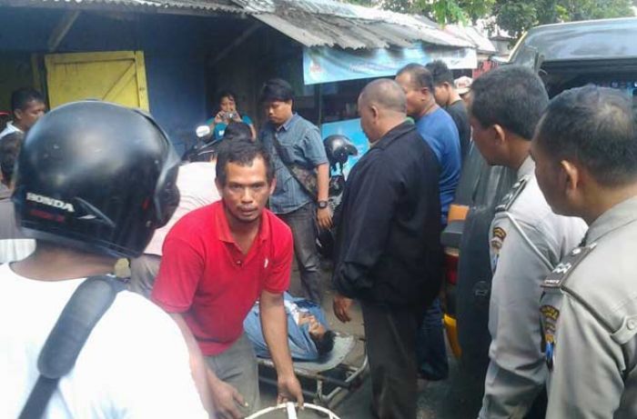 Warga Desa Kalitengah Sidoarjo Digegerkan Pria Tewas Mendadak di Warung Kopi