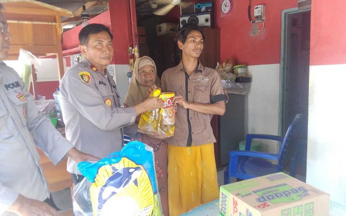 2 Tahun Tragedi Kanjuruhan, Kapolsek Porong Kunjungi Korban dan Berikan Sembako