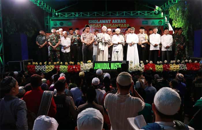 Ribuan Jamaah Hadiri Sholawat Akbar Satgas Nusantara