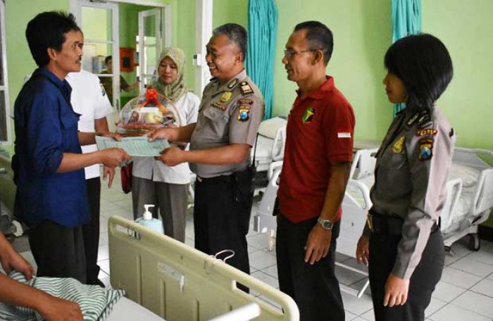 Kapolres Batu Bantu Biaya Operasi Anak Penderita Katarak