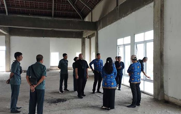 Kunjungan ke Tuban, Rombongan MA Disambut Gedung Baru PN yang Mangkrak Sejak 2021 Kunjungan ke Tuban, Rombongan MA Disambut Gedung Baru PN yang Mangkrak Sejak 2021