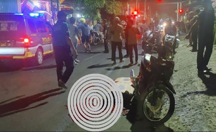 Sadis, Pria Terkapar Bersimbah Darah di Jalan Raya Balongsari Surabaya