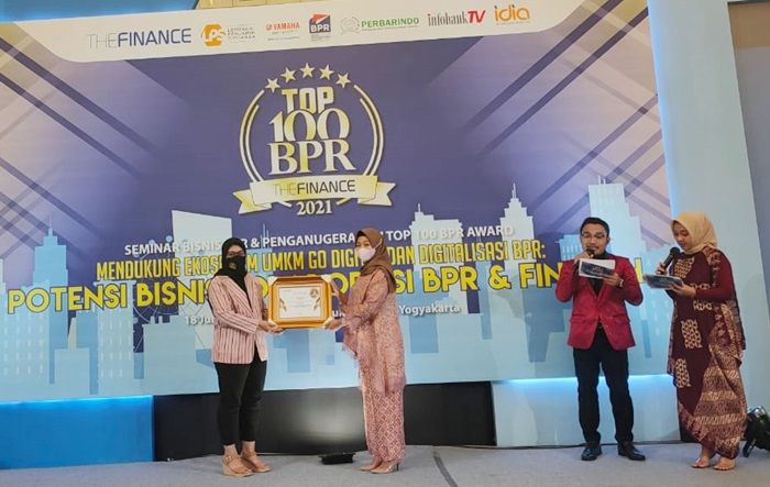 BPR Jwalita Trenggalek Raih Penghargaan Top 100 dari The Finance