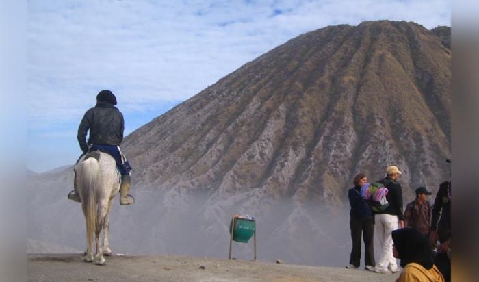 Penuhi Target, Wisata Gunung Bromo Terapkan Booking Online Tiket Masuk