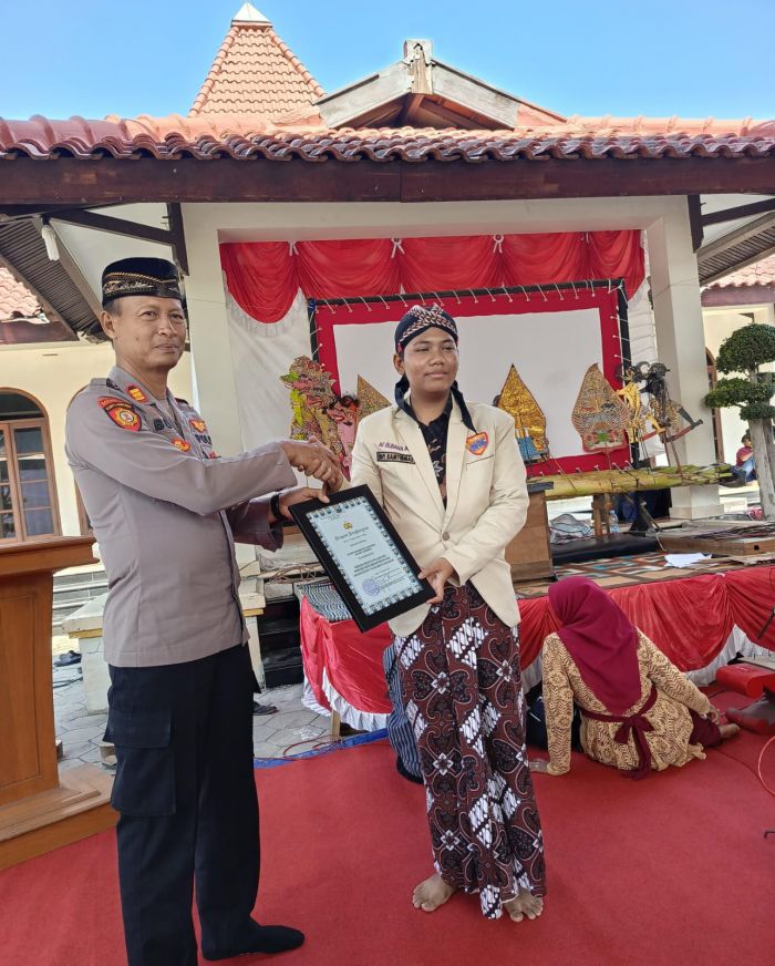 Dalang Cilik Sebagai Dai Kamtibmas Raih Apresiasi Polres Ngawi