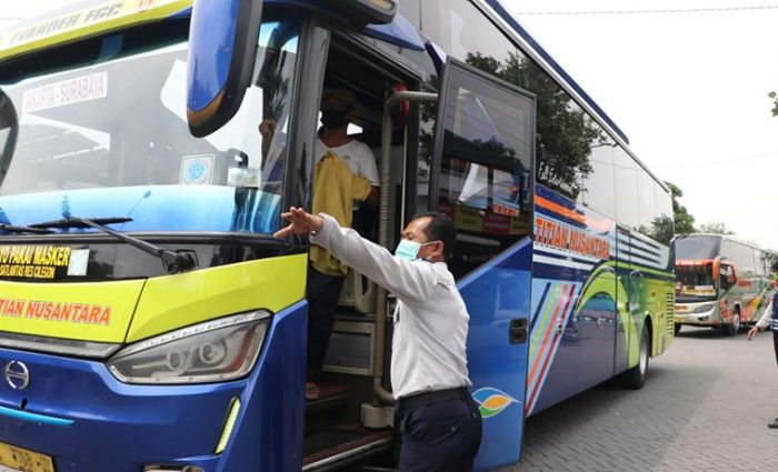 Tes Urine Sopir Bus di Terminal Purabaya, Dua Orang Positif Narkoba