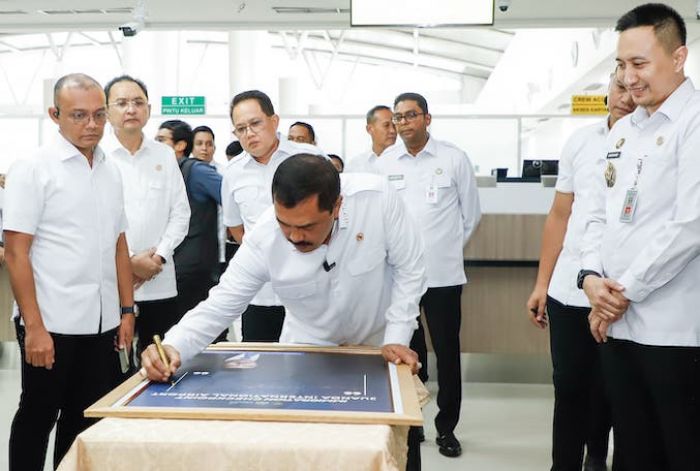 Pj Gubernur Jatim dan Menimipas Tinjau Uji Coba Autogate di T2 Bandara Internasional Juanda