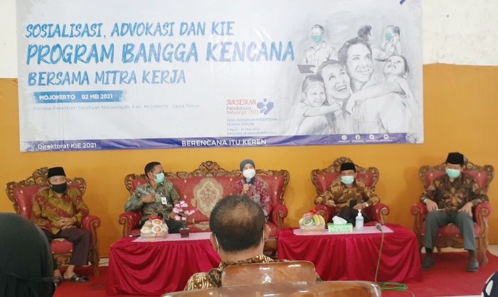 BKKBN Sosialisasi Advokasi dan KIE Program Bangga Kencana di Pacet Mojokerto