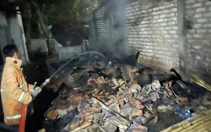 Terpasung, ODGJ di Pamekasan Tewas Dalam Insiden Kebakaran Rumah Terpasung, ODGJ di Pamekasan Tewas Dalam Insiden Kebakaran Rumah