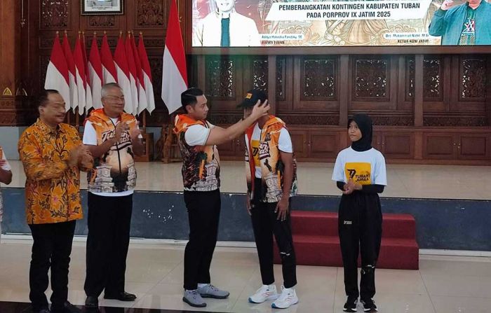 Berangkatkan 320 Atlet Porprov Jatim, Bupati Lindra Janjikan Bonus hingga Beasiswa Berangkatkan 320 Atlet Porprov Jatim, Bupati Lindra Janjikan Bonus hingga Beasiswa