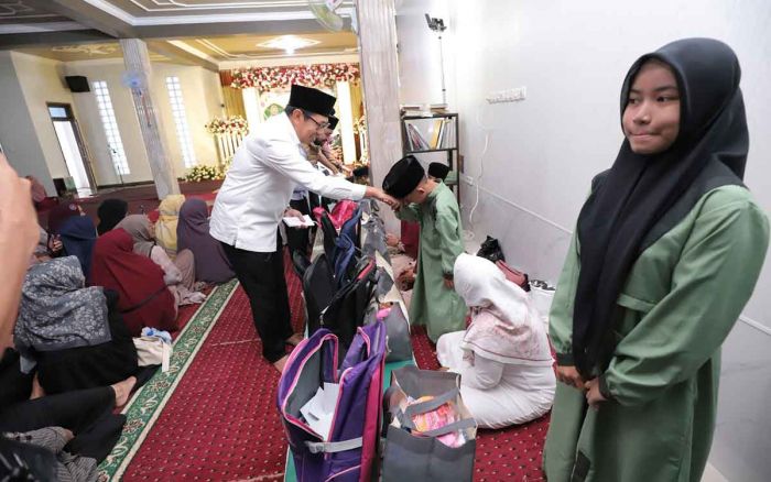 Ramadhan Berkah, Wali Kota dan Wakil Wali Kota Batu Hadiri Santunan Anak Yatim di Desa Sumbergondo