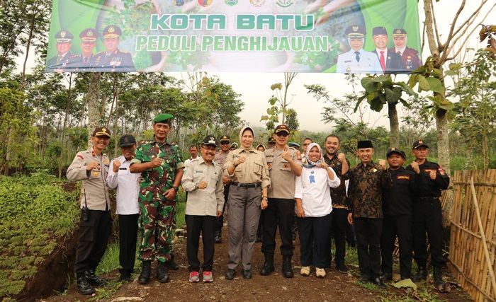 Siaga Bencana, Forkompimda Batu Hijaukan Lereng Panderman