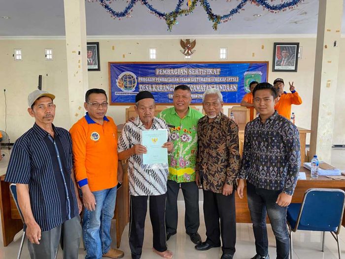 Program PTSL Pasuruan Serahkan 686 SHM di Desa Karangjati