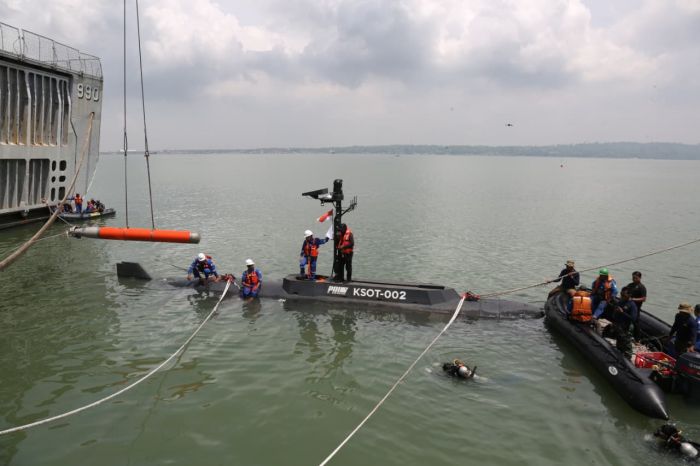 Disaksikan Menhan, KSOT Uji Tembak Perdana di Koarmada II