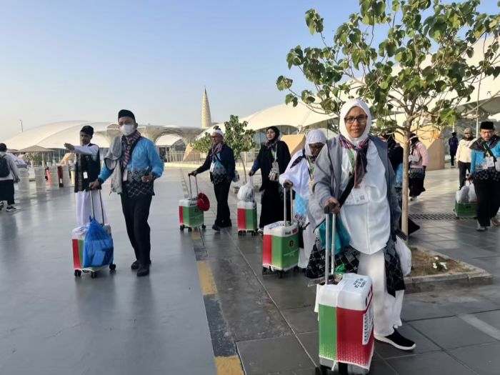 Jemaah Haji Aceh Kloter Pertama Mulai Mendarat di Madinah, 68 Masuk Kategori Lansia