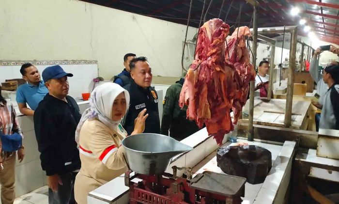 Waspadai Daging Gelonggongan di Pasar Tradisional, Satgas Pangan Kabupaten Pasuruan Gelar Sidak