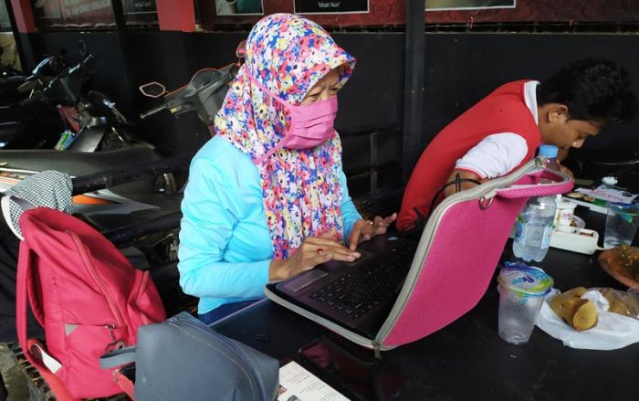 Pembelajaran Online di Pamekasan Dampak Virus Corona: Dosen Gunakan Video Call, Guru Lewat WA