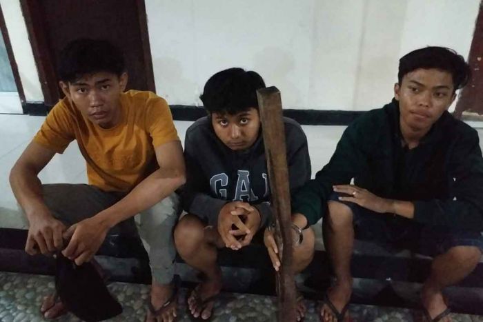 Diduga Hendak Tawuran, Tiga dari 10 Remaja yang Mengaku Ganster di Surabaya Ditangkap Polisi