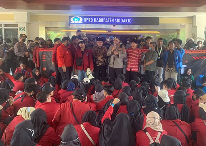 Tolak Kenaikan Harga BBM, Demo Mahasiswa Sidoarjo Berlangsung Aman dan Kondusif