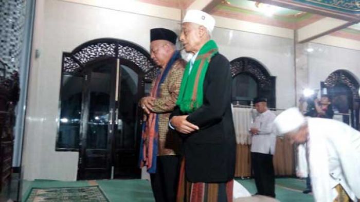 Resmikan Masjid Al-Falah, Bupati Malang Rendra Lanjutkan dengan Salat