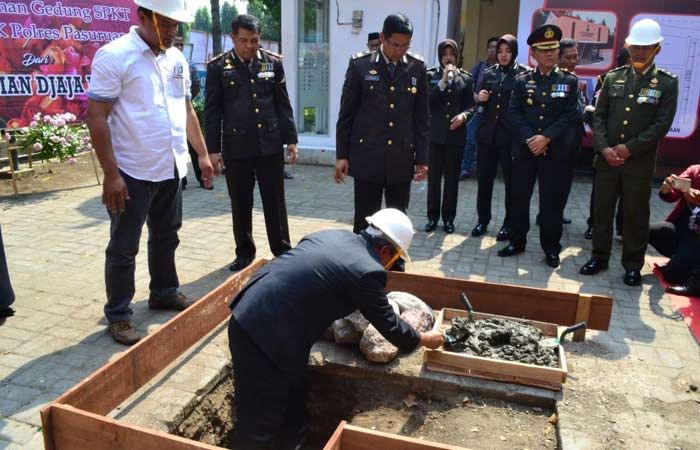 Usai Pimpin Upacara HUT Bhayangkara ke-72, Kapolres Pasuruan Letakkan Batu Pertama