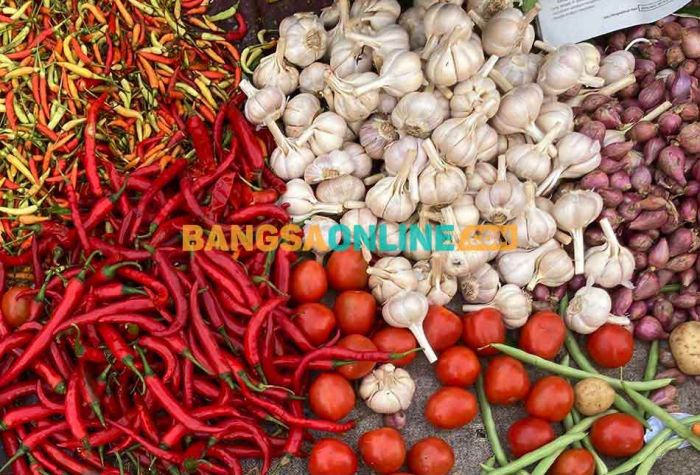 Jelang Nataru, Harga Bawang Putih dan Cabai Rawit di Surabaya Melonjak