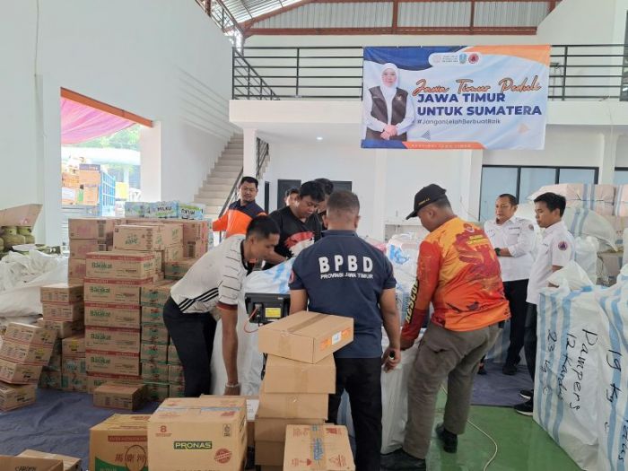 Bantuan Terus Mengalir, Posko Peduli Bencana Sumatera oleh Pemprov Jatim Diperpanjang