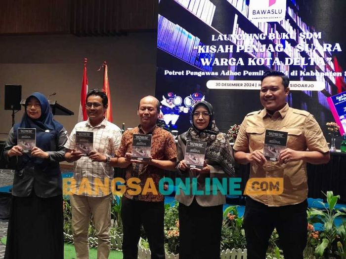 Bawaslu Sidoarjo Luncurkan Buku Tentang Kisah Kinerja Pengawasan Pemilu 2024