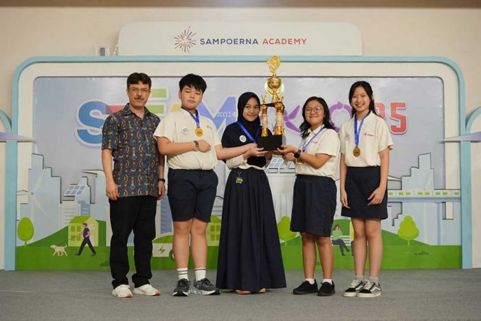 Siswa Kelas 6 Sampoerna Academy Ciptakan 3-in-1 Tree, Solusi Inovatif untuk Kurangi Polusi Udara