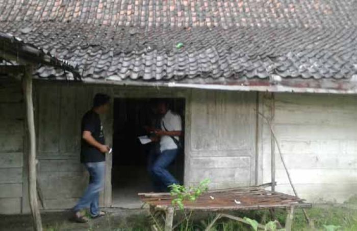 Tim Densus 88 Geledah Rumah Tersangka Jaringan Teroris di Ngawi