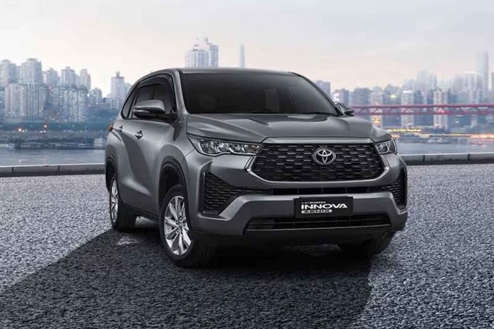 Daftar Harga, Spesifikasi dan Keunggulan Toyota Innova Zenix Februari 2025