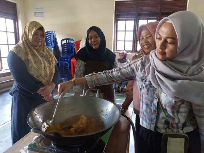 Kelompok Wanita Tani di Lereng Kelud Kediri Terima Pelatihan Diversifikasi Olahan Nanas