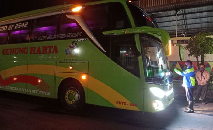 Bus AKAP Sudah Mulai Masuk Terminal Ngawi, Tapi Tidak Ada Penumpang yang Turun