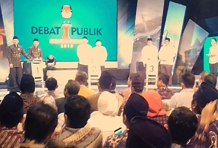 Sesi Pertanyaan Debat Calon Bupati-Wabup Bangkalan, Ketiga Paslon Beradu Kebijakan