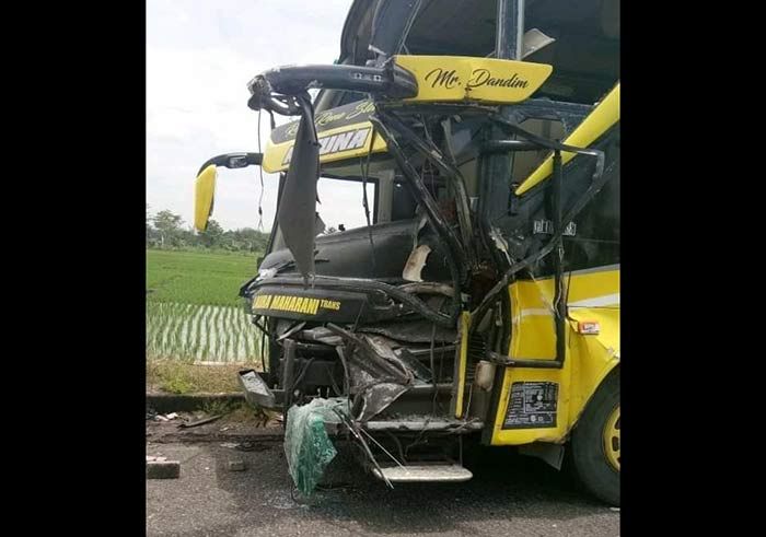 Bus Rombongan ASN BPBD Blitar Kecelakaan di Jalan Tol Ngawi