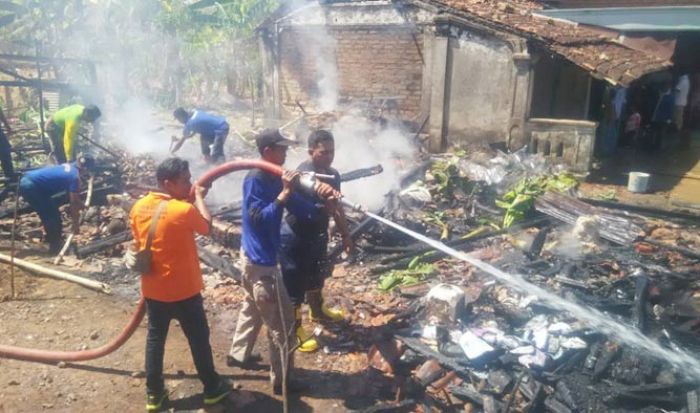 Kebekaran Lahap Dapur, Mobil, dan Musala di Pamekasan