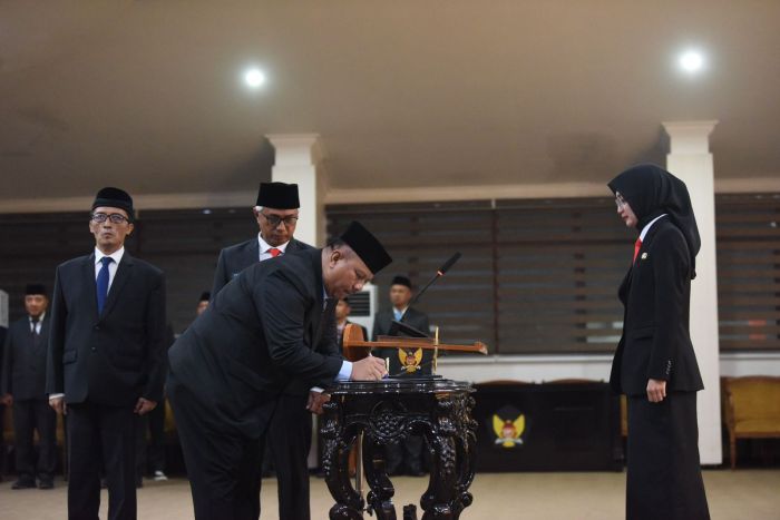 Wali Kota Kediri Lantik 23 Pejabat Tinggi Pratama, Dorong Profesionalisme dan Semangat Pengabdian