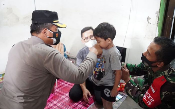 ​Kapolresta Sidoarjo Besuk Bocah dengan Penyakit Langka di Tanggulangin