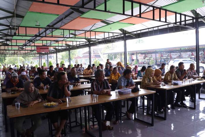 Gelar Jumat Curhat Bersama Para Pelaku UMKM, Wakapolres Ngawi Terima Masukan dari Pedagang