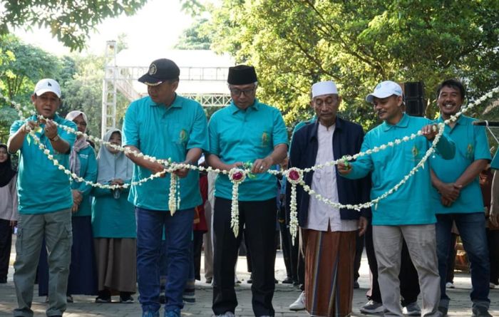 Hadiri Haflatul Maulid MTsN 1 Kota Kediri, Gus Qowim Resmikan Aula KH. Thoha Mu
