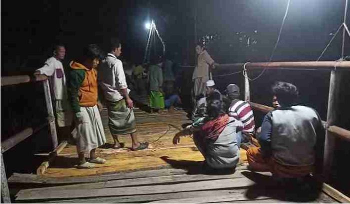 Rusak Sejak 2020, Jembatan Penghubung Dua Desa di Kedungdung Sampang Dibiarkan Pemda