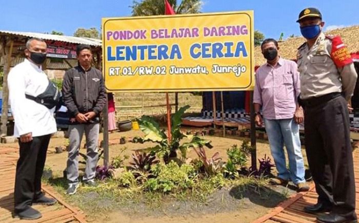 Bantu Siswa Belajar Daring, Pemuda Junrejo Dirikan Pondok Belajar Lentera Ceria