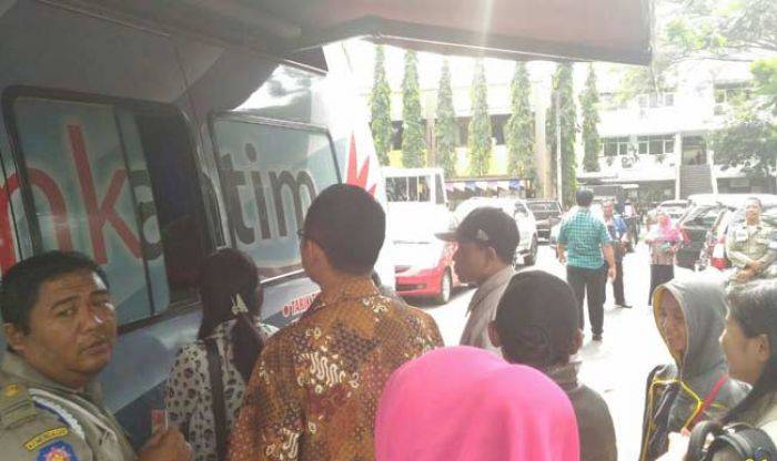 Tukar Uang Pecahan Baru, Rela Ngantre Berjam-jam