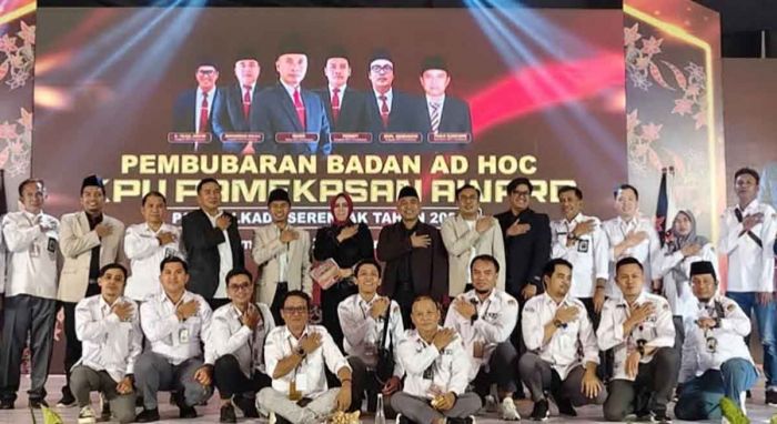 Apresiasi Peran Badan Ad Hoc di Pilkada 2024, KPU Pamekasan Beri Penghargaan