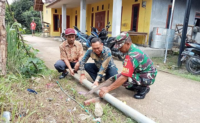 Babinsa Sangkapura Gresik Ikut Berperan Wujudkan Sejuta Biopori