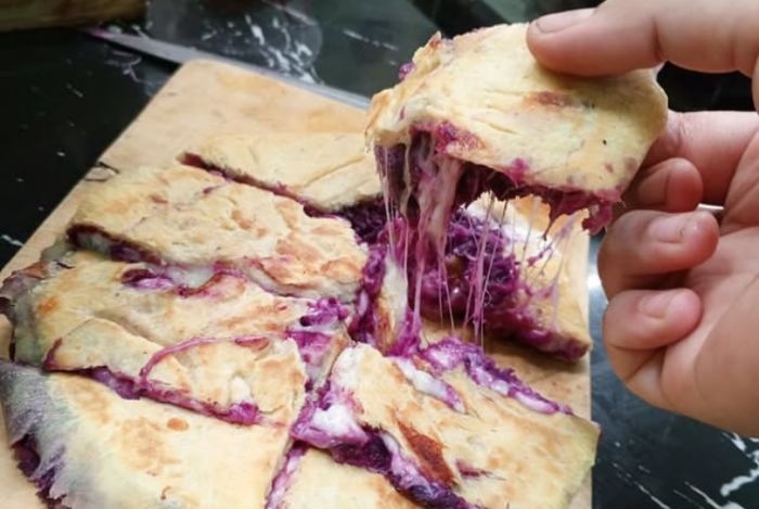 Cara Bikin Purple potato cheese bread, Makanan Lumer yang Lagi Viral