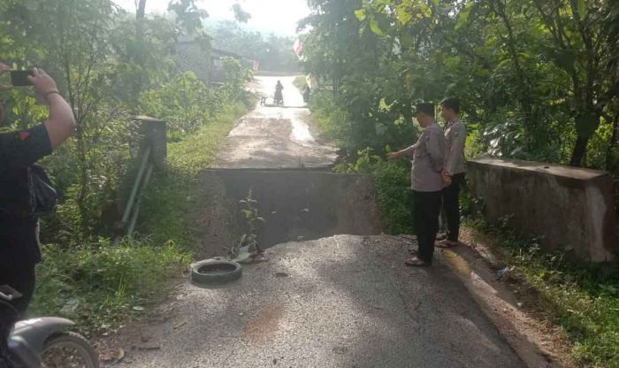 Jembatan di Kokop Bangkalan Ambruk Usai Hujan Deras, Akses Warga Terputus