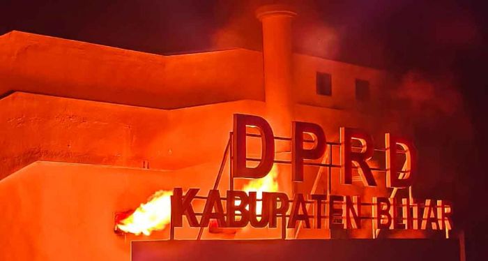 Kerusuhan DPRD Kabupaten Blitar Diduga Terhubung dengan Aksi Anarkis di Kediri