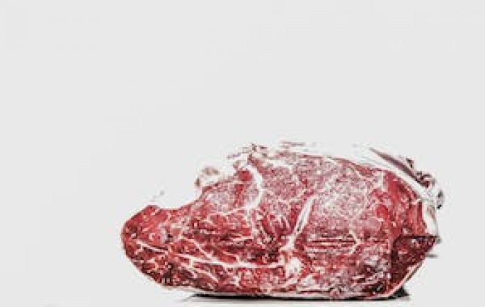 Barbeque Lancar di Tahun Baru! Cara ini Ampuh Bikin Empuk Daging Sapi Tanpa Direbus